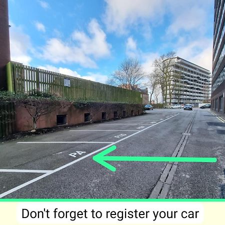 Free Parking. Old Trafford Home مانشستر المظهر الخارجي الصورة